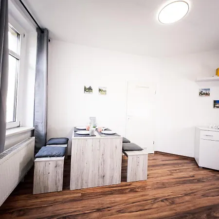 Mit 2 Schlafzimmern & Esszimmer - Schnelles Internet Und Nah Zu Porsche, Dhl & Flughafen Leipzig