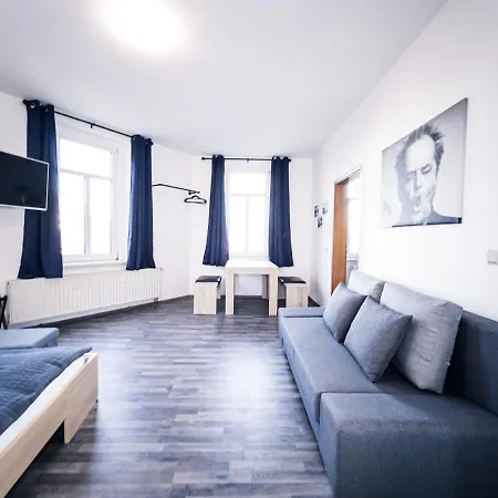 Mit 2 Schlafzimmern & Esszimmer - Schnelles Internet Und Nah Zu Porsche, Dhl & Flughafen Apartment